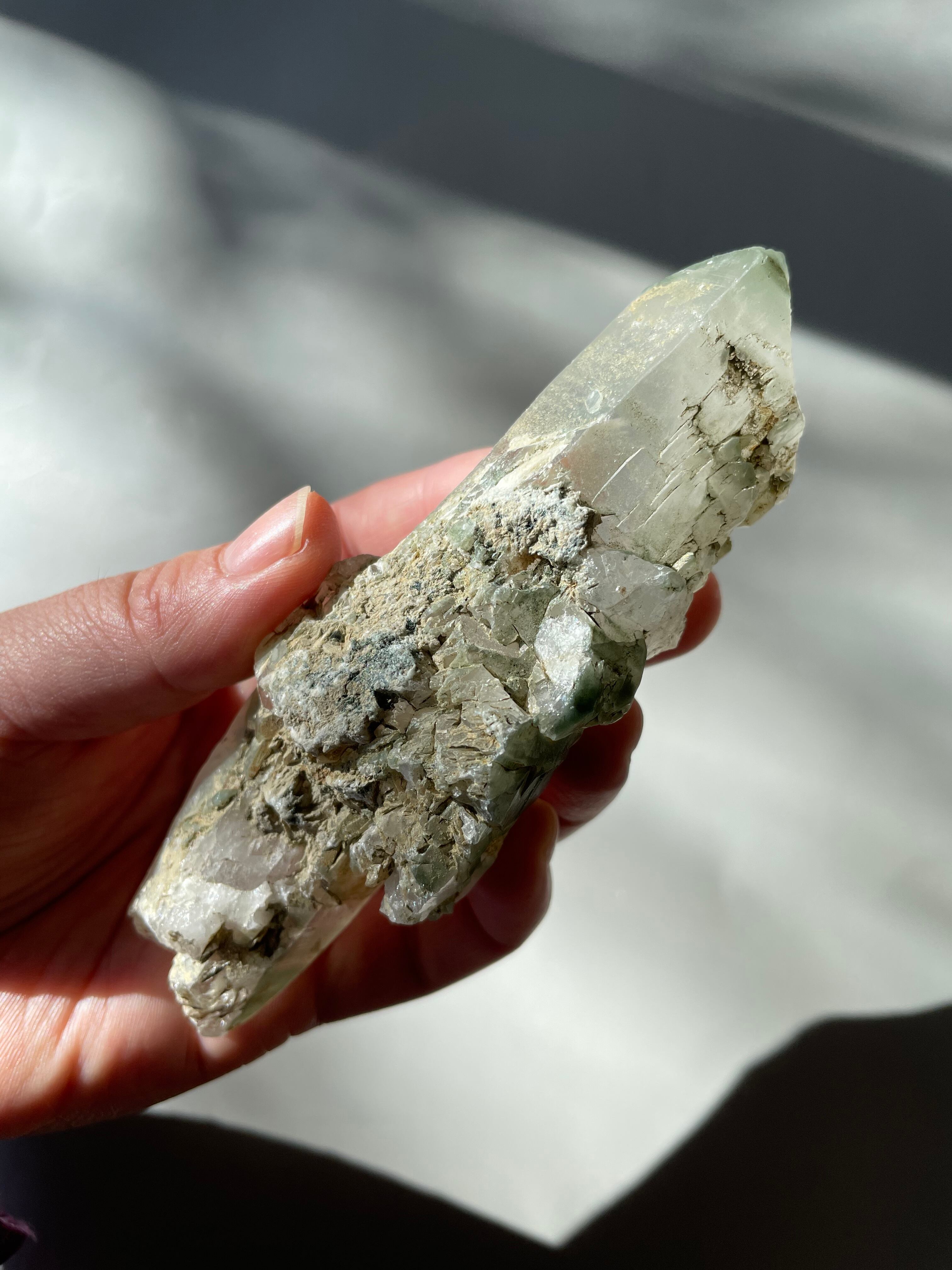 パキスタン　ギルギット　スカルドゥ産　ヒマラヤ水晶　DT 曲がり水晶　タントリックツイン　虹