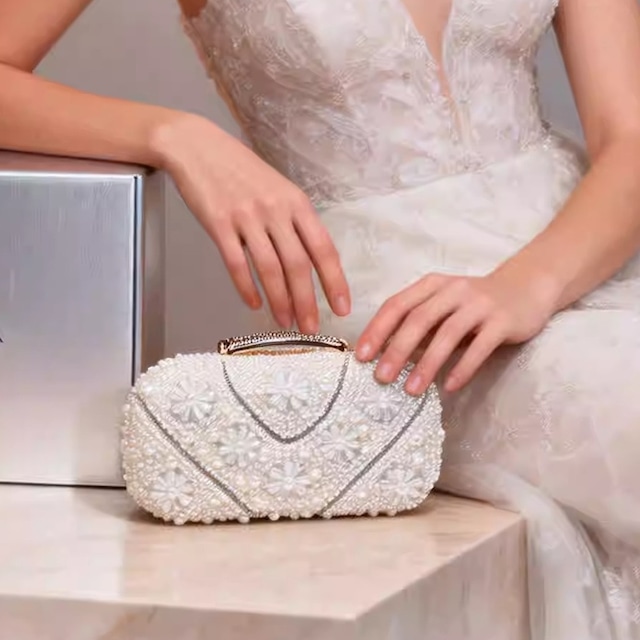 Pearl Chain Strap Square Clutch Bag　　V2292