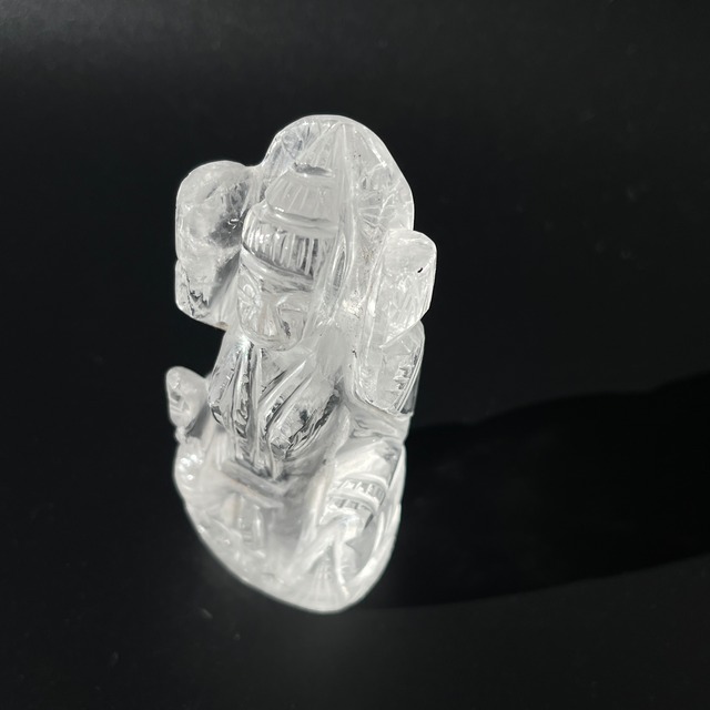 ヒマラヤ水晶 ラクシュミー像｜透明感のある一点彫刻・富と豊穣の女神
