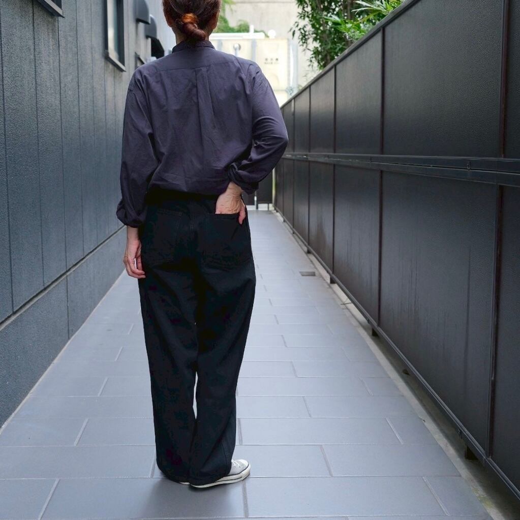 COMOLI（コモリ） ブラックデニムベルテッドパンツ C03-03001 | Pay ID