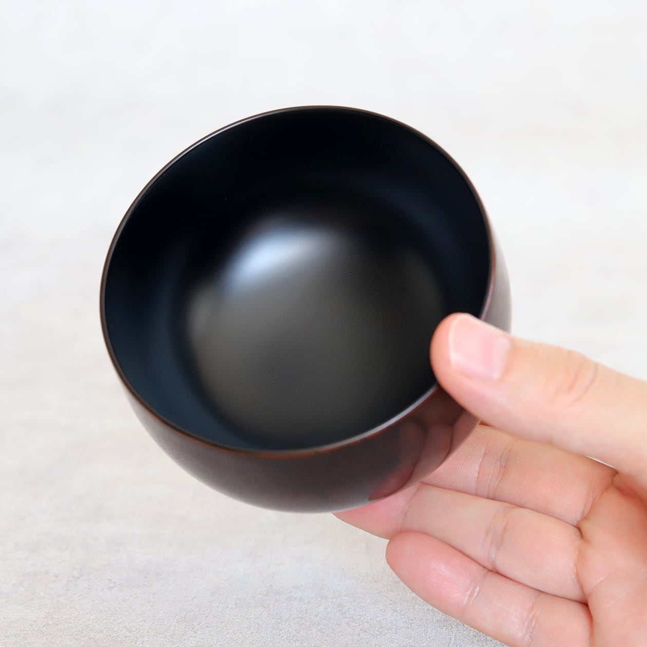 小ぶりで可愛らしい形。お子様用として使えるサイズ。割れたいしない