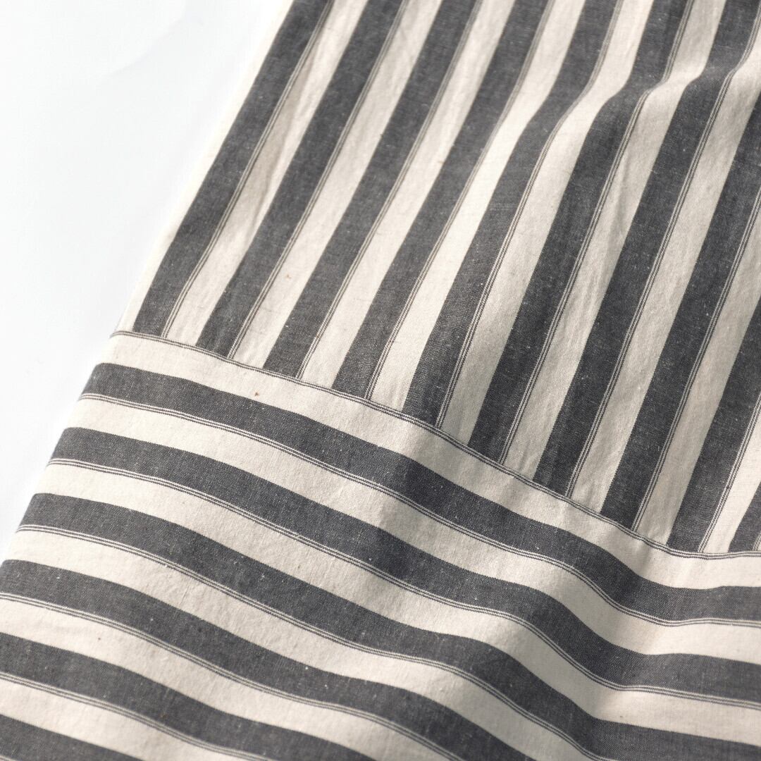 MAGALI マガリ ウォッシュドコットンリネン・アンティーク・スカート・ブラックストライプ ふんわりとしたシルエットで、裾の切り替えがデザインのポイントになっております。【送料無料】