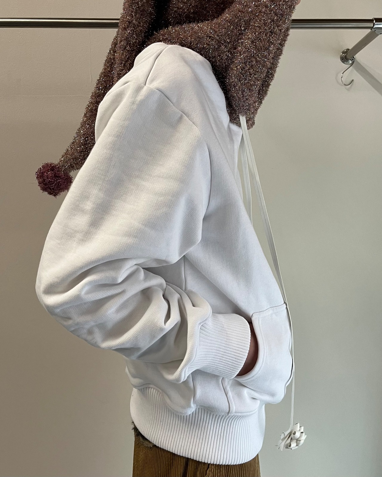 【26/AW Oscar Ouyang】White/Pink knit sparkly sleeping hat hoodie