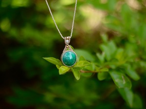 エメラルド × 原石ダイヤモンド　ペンダント