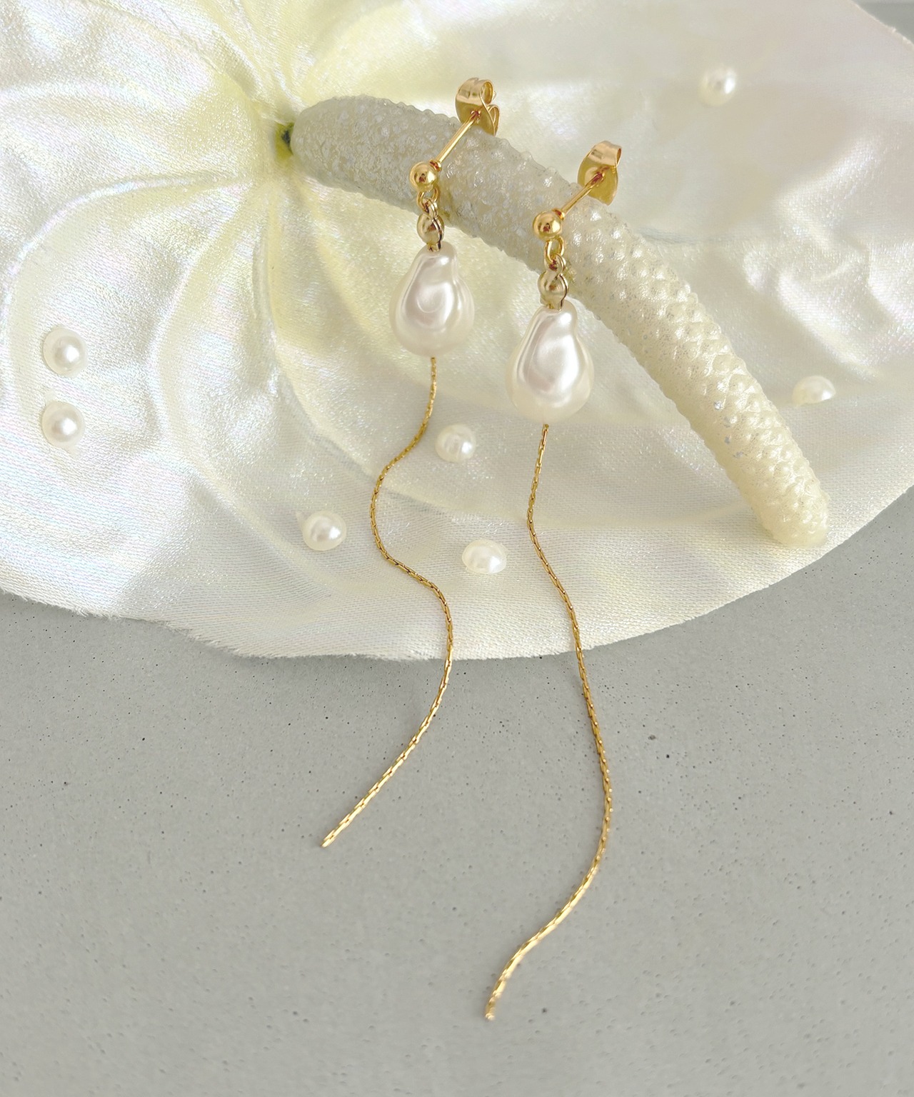 S I U R | illy earring / pierce