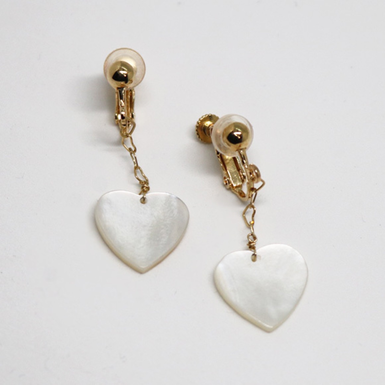 心くすぐるキュートなモチーフ！在庫限り シェルハートチェーンイヤリング sl3_3_20200428te07