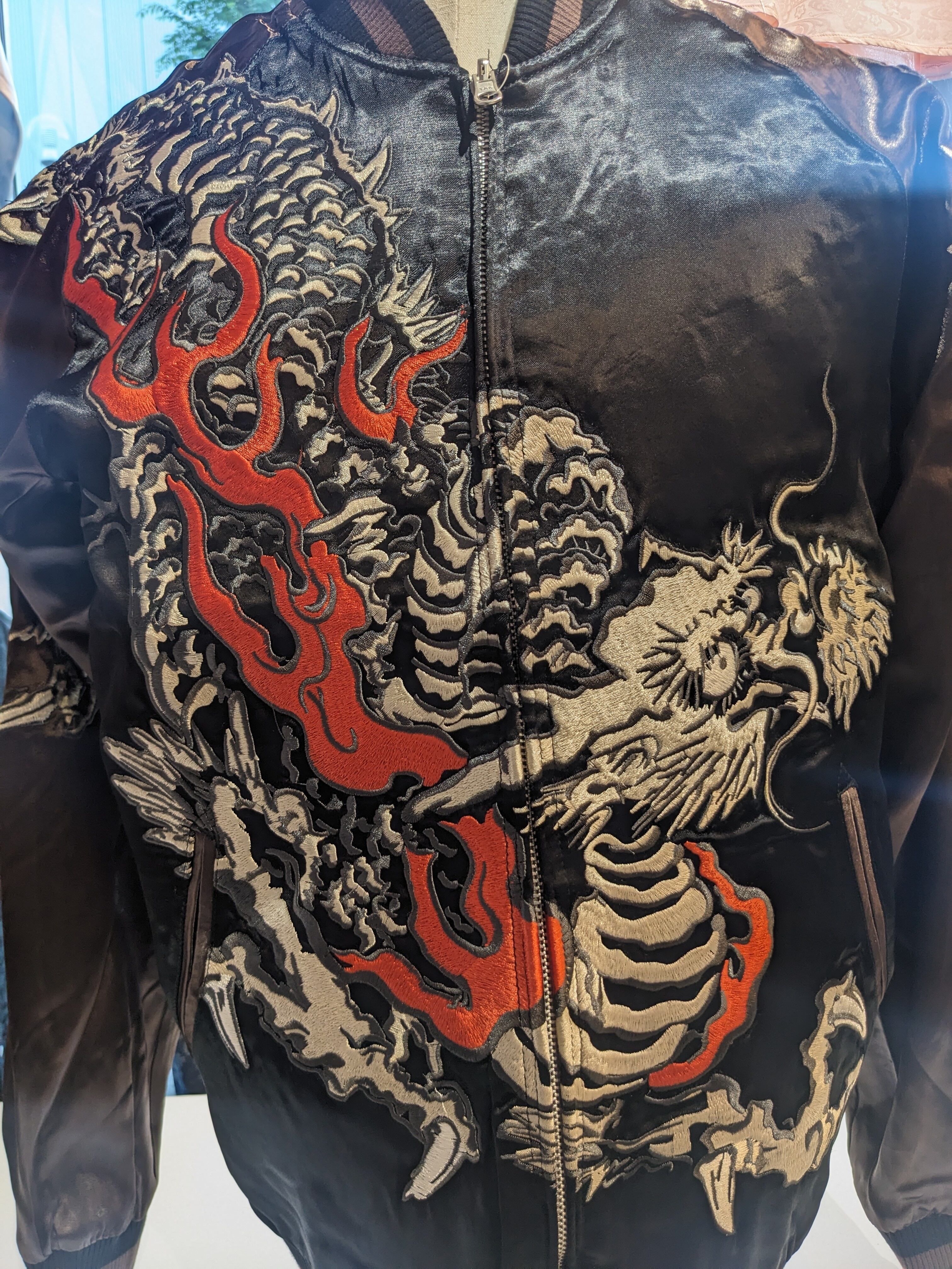 炎龍 ＆ 黒鳳凰 刺繍 リバ－シブルスカジャン JSKJ-517 Japanesque