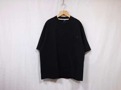 UNIVERSAL PRODUCTS.” PIS NAME S/S T-SHIRT BLACK”