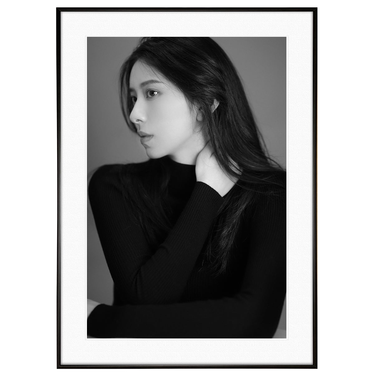 人物写真 黒い服を着た女性 インテリアモノクロアートポスター額装 AS2353