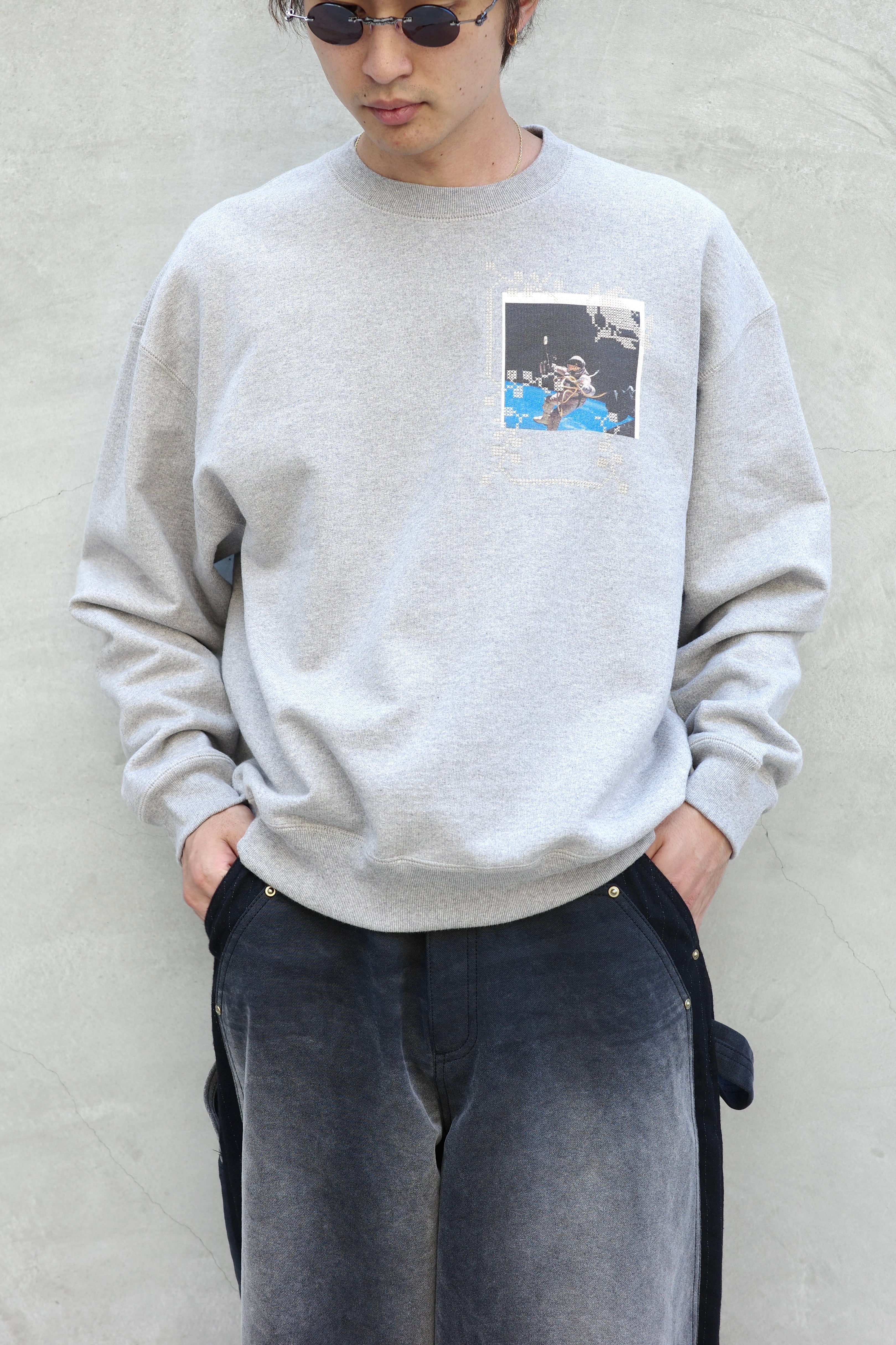 KHOKI 【Embroidery and print design sweat shirt -Gray-】