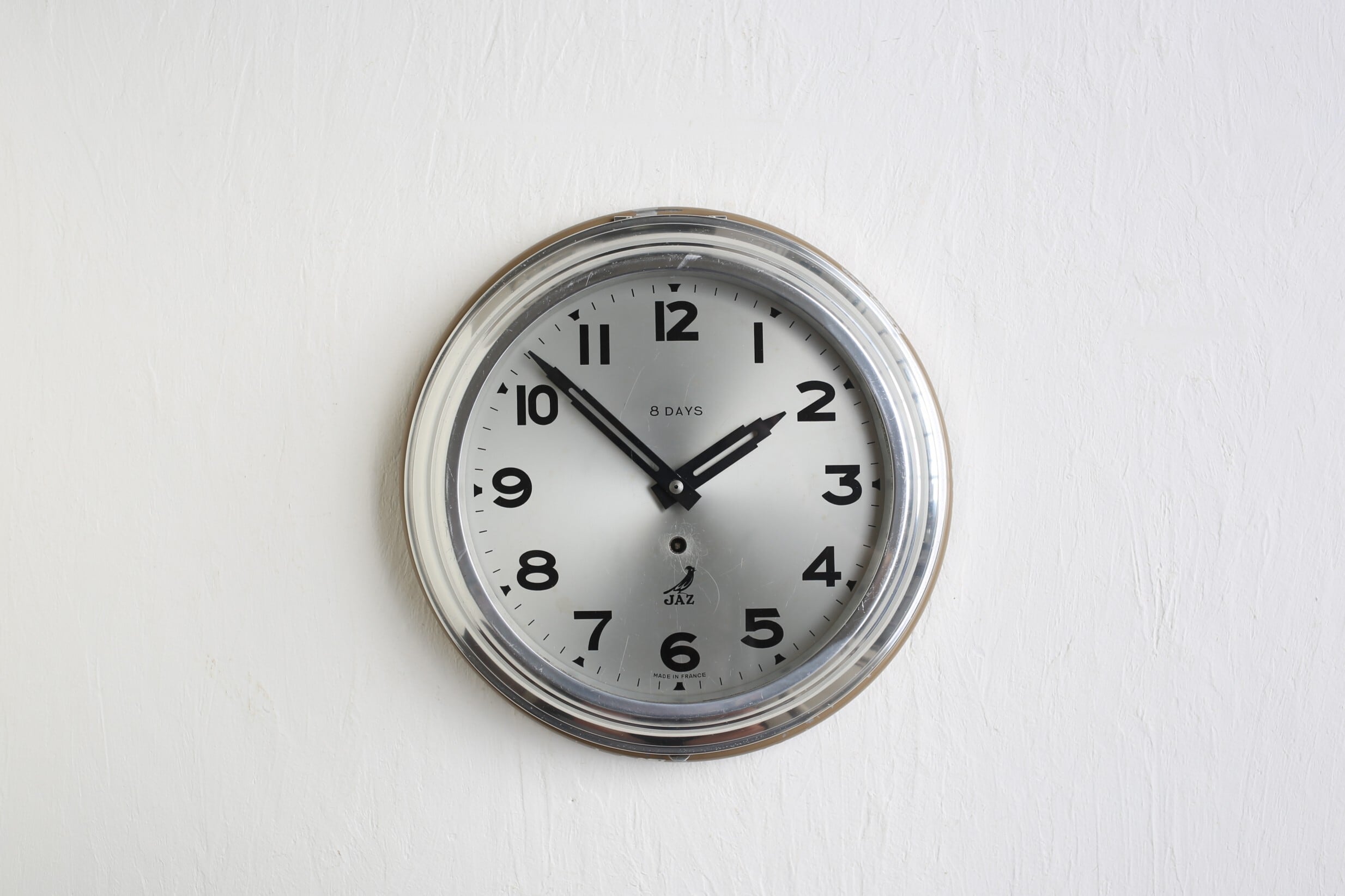 フランス アンティーク ヴィンテージ JAZ 『VUSIC』アルミフレーム 壁掛け時計 直径約30cm(クォーツ交換済) N-06091