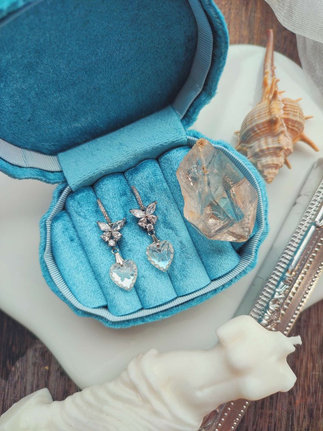 【GIVE ME BUTTERFLY EARRING／（XX352） 】