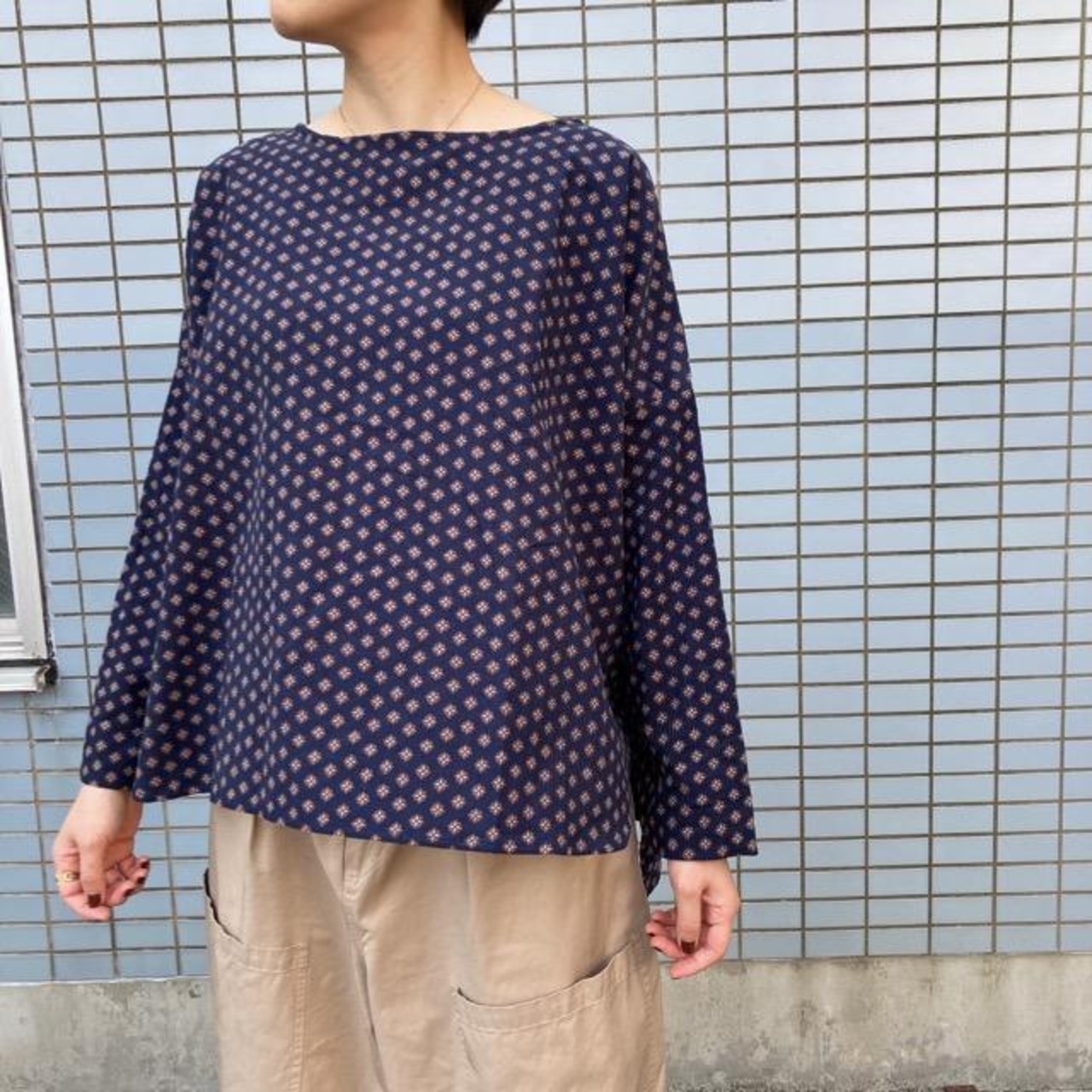 ICHI（イチ）　小紋柄ブラウス　ネイビー