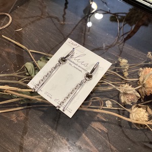 irus:ストレートチェーンピアス