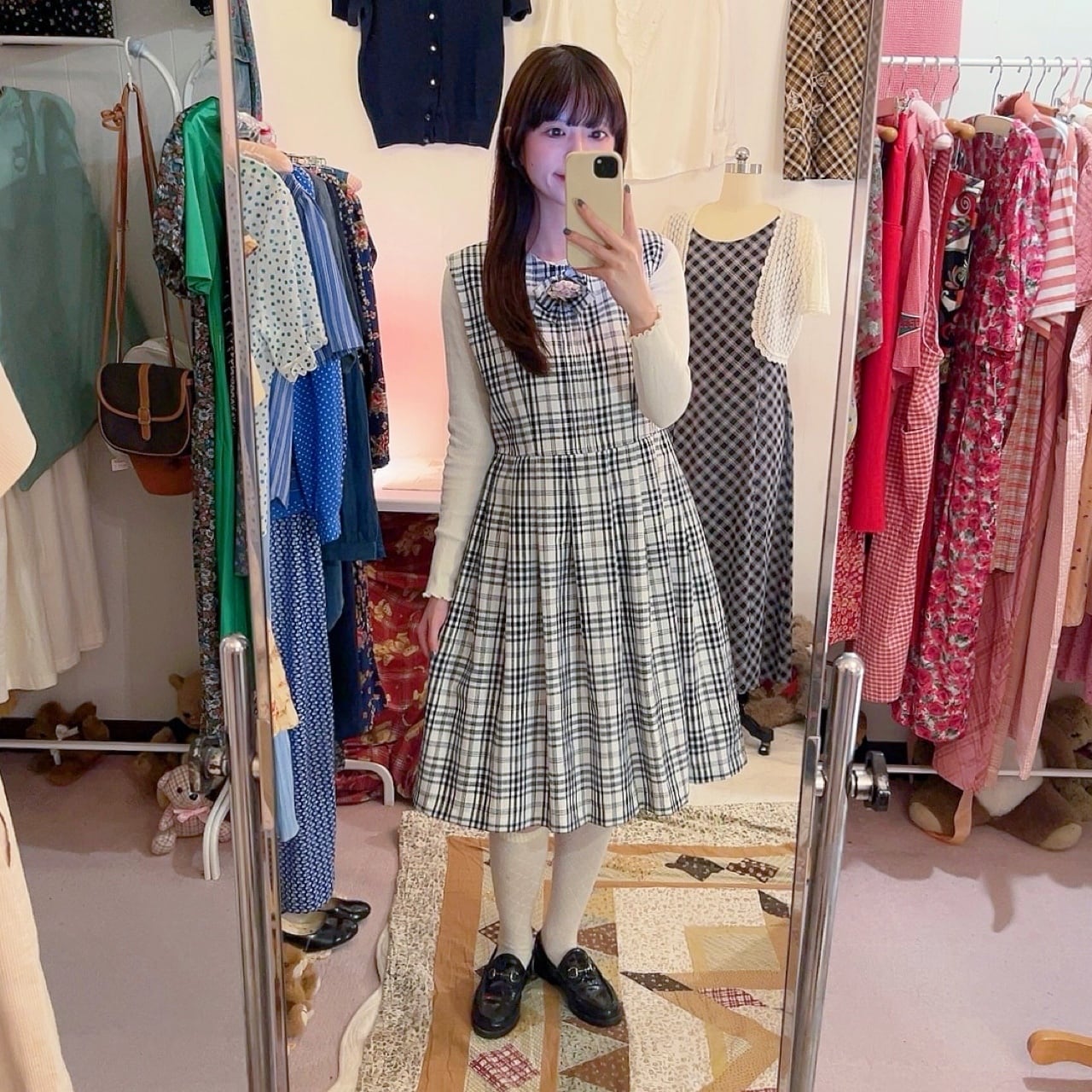 flower ribbon brooch check jumper skirt