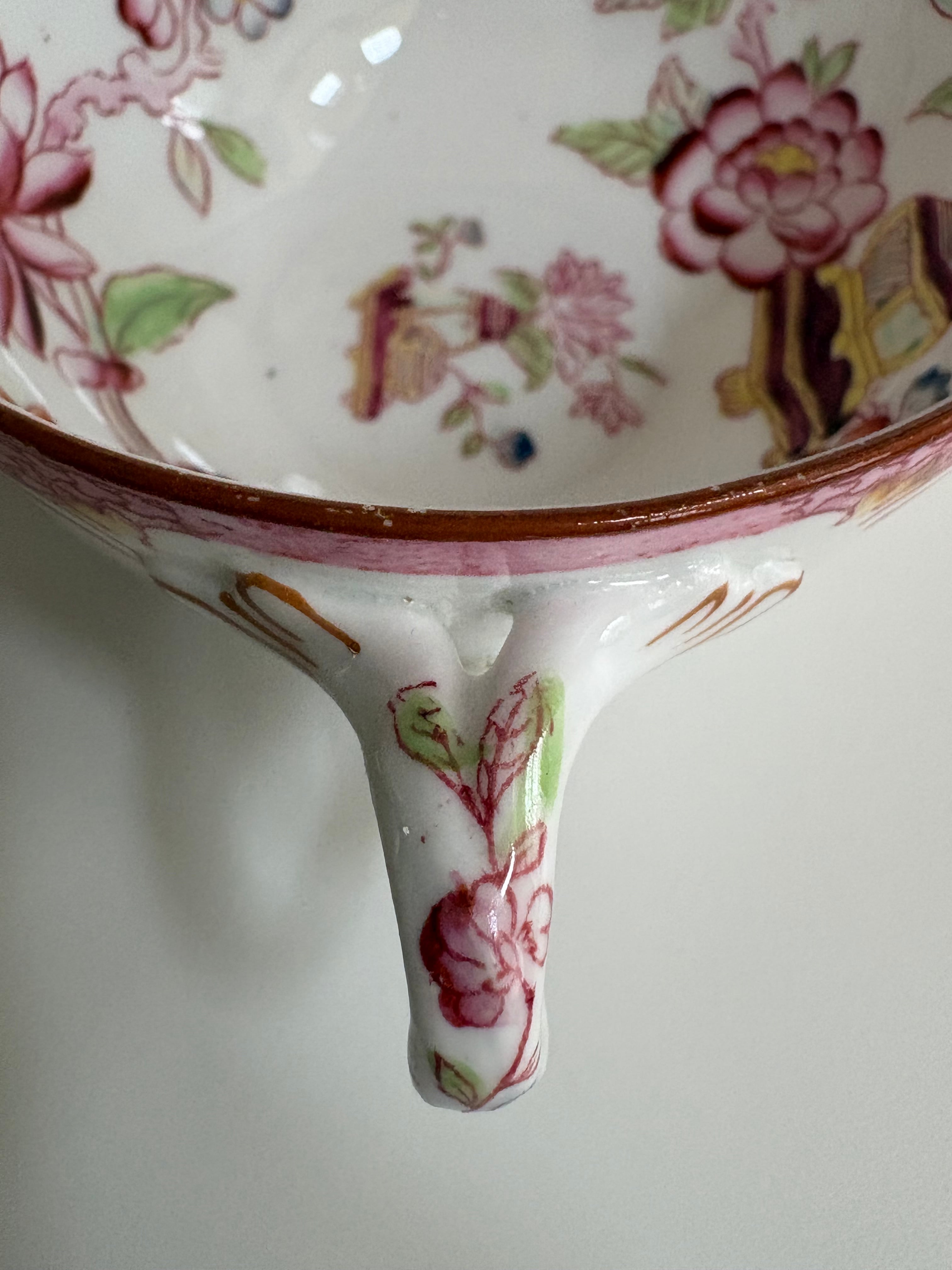 サルグミンヌ MINTON No.235 ティーカップ（華やかな花模様