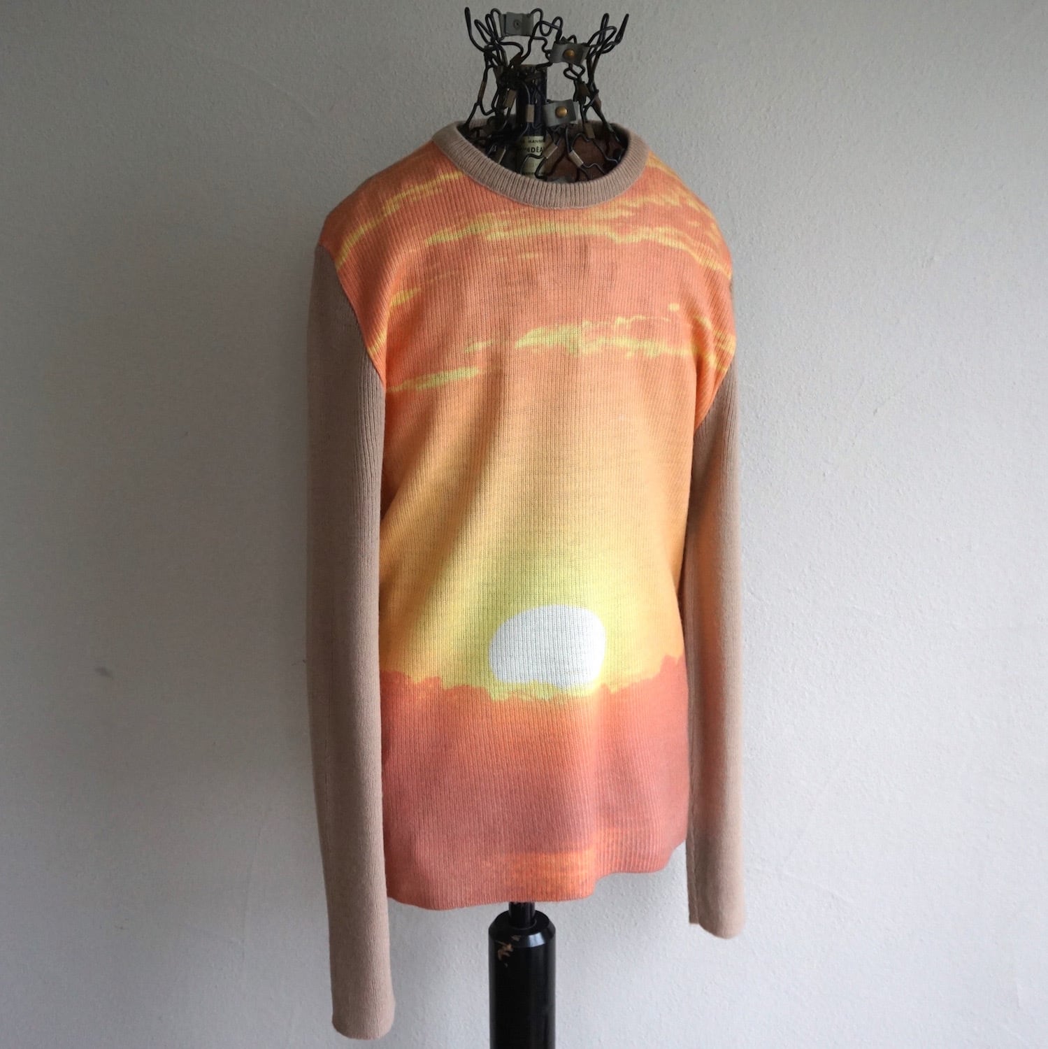 SUNRISE レッド セーター