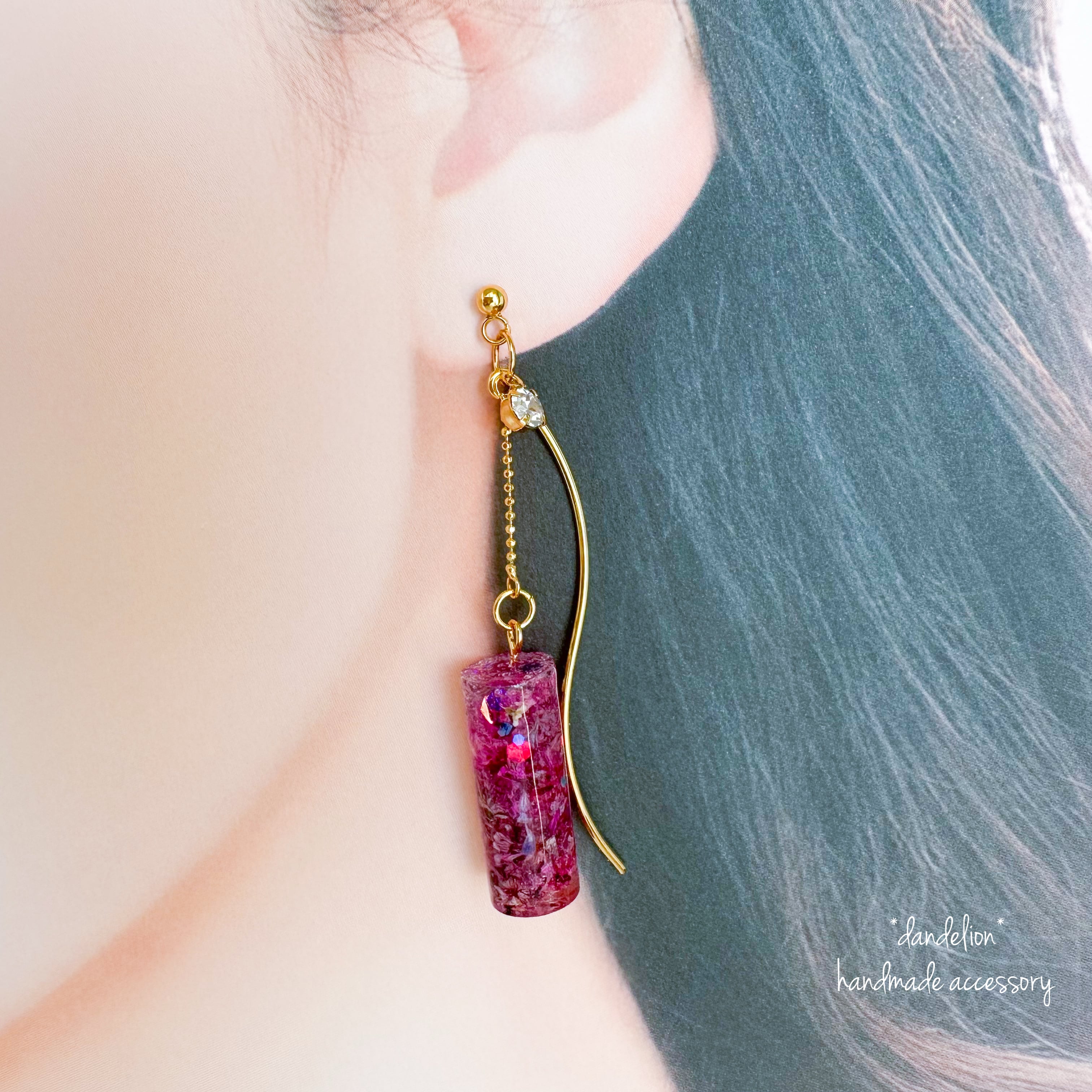 紫ピンク花ハーバリウム風円柱ピアス/イヤリング | *dandelion* ガラス