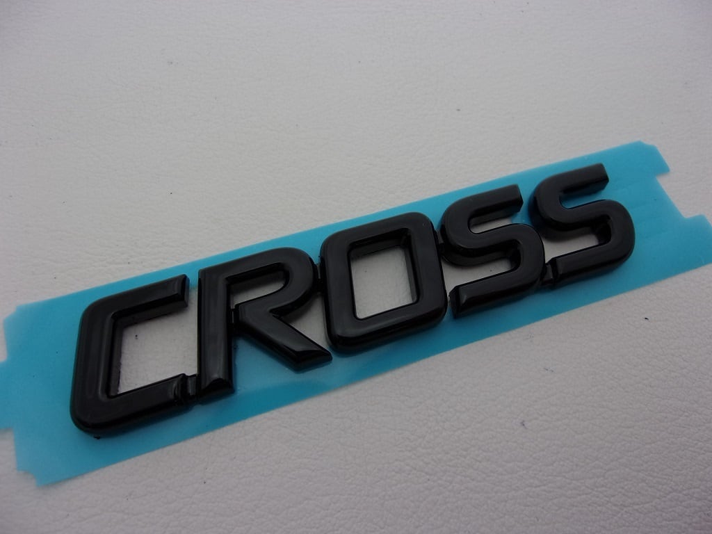 15系 ヤリス クロス トヨタ202 ブラックエンブレム YARiS CROSS 文字2