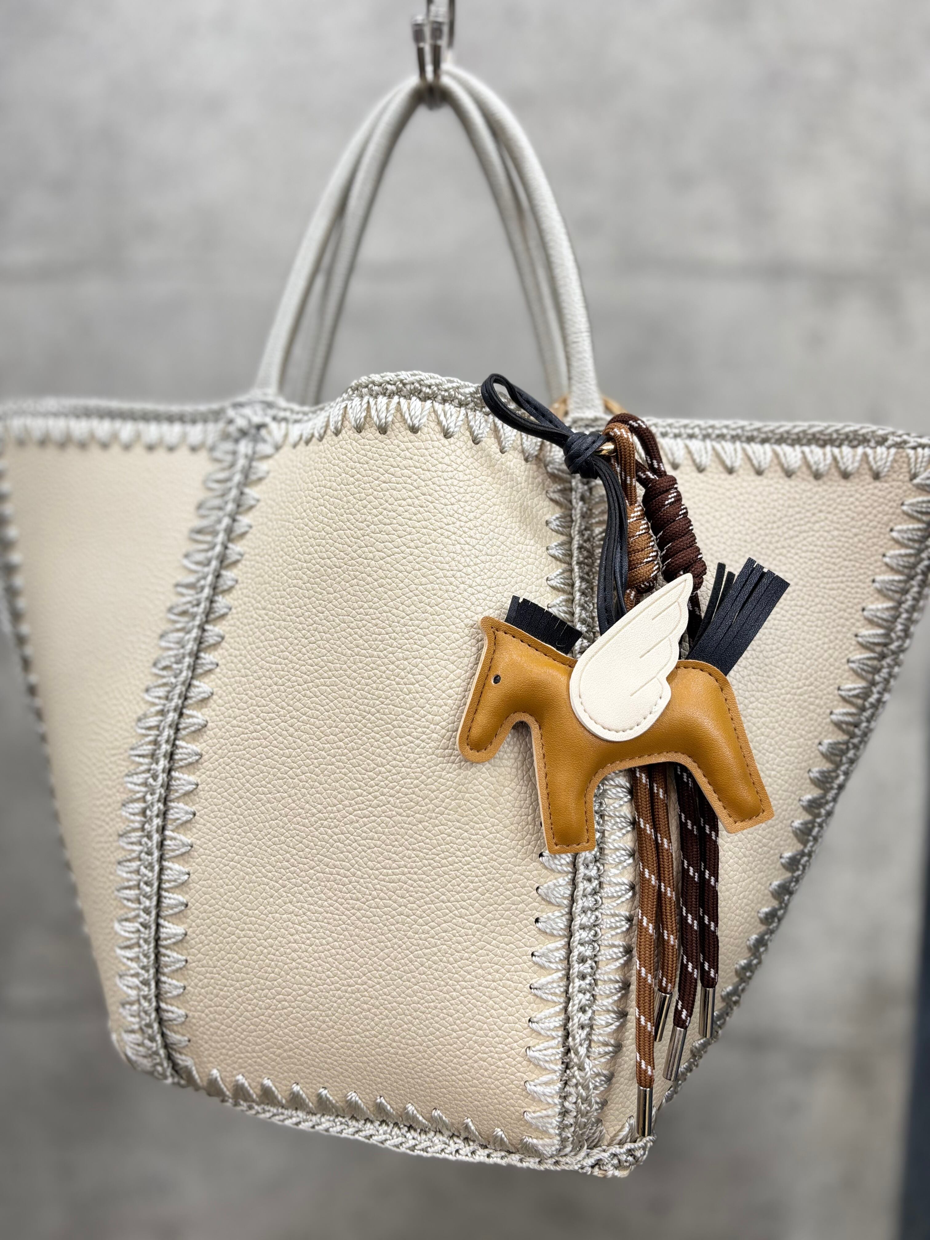 nanini❣️￼ペガサスモチーフペンダントトップ　チャーム ☆大きくて目立つMMサイズ☆エルメス ペガサス チャーム (HERMES