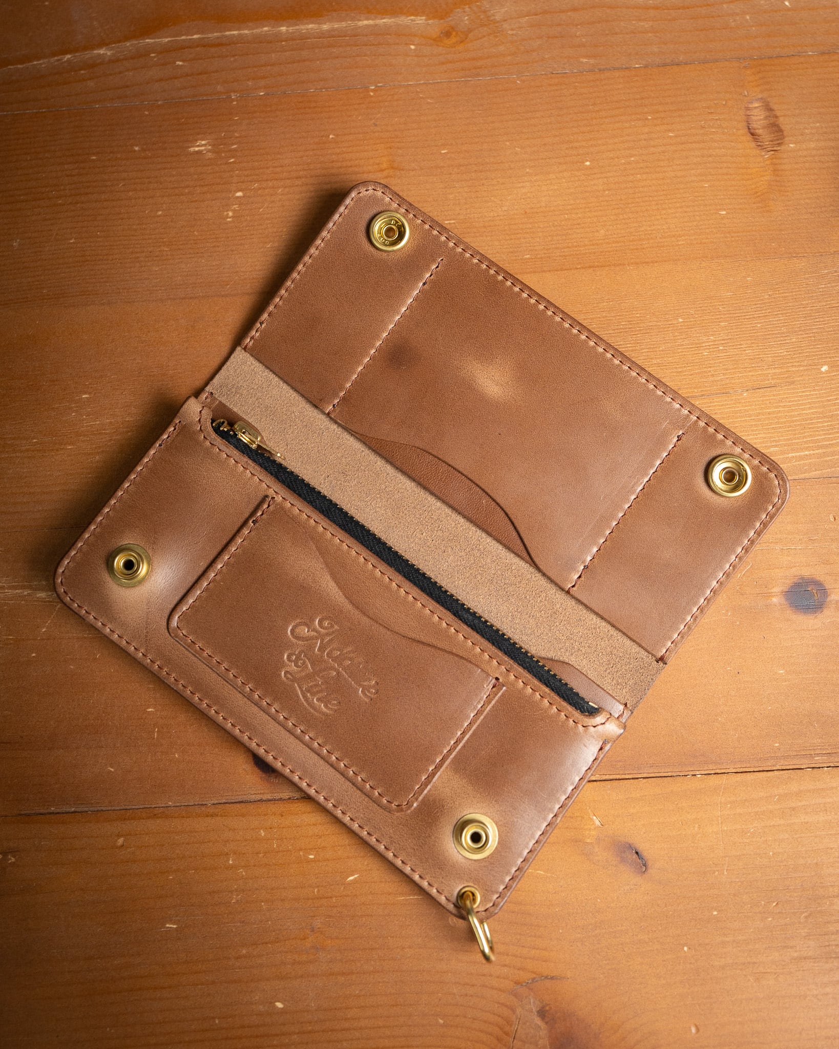 Additive and Line】Tracker Wallet TW-006 Horween Chromexcel