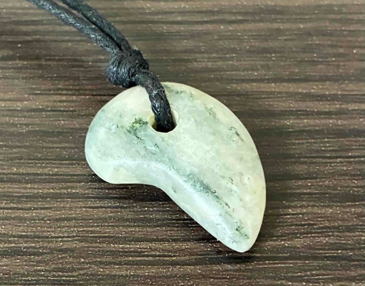 世界最大級」の「翡翠埋蔵地徳島剣山」」の「阿波翡翠原石（本翡翠