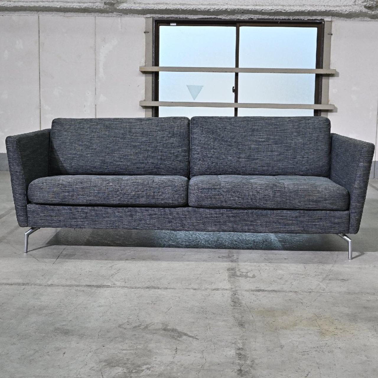 BoConcept 26万「Osaka/オオサカ」2.5人掛けソファ 2.5P 2.5シーター アルミ脚 リビング ダイニング ホテル ロビー 待合室 ボーコンセプト【中古家具/中古インテリア/USED家具ユーズド家具/リサイクル】