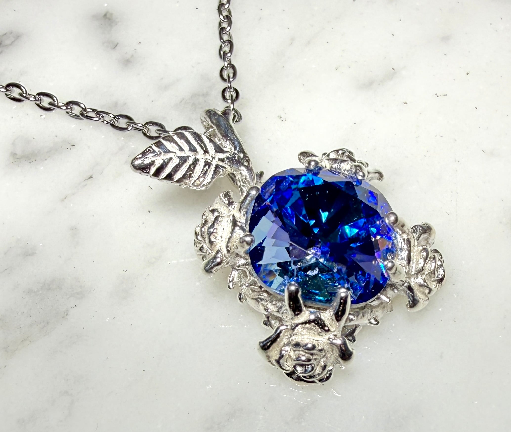 新品 エランヴィタール ホワイトトパーズ シルバー925 燻し 薔薇 ネックレス Elan Vital by BLUE ROSE KIYO | BLUE ROSE