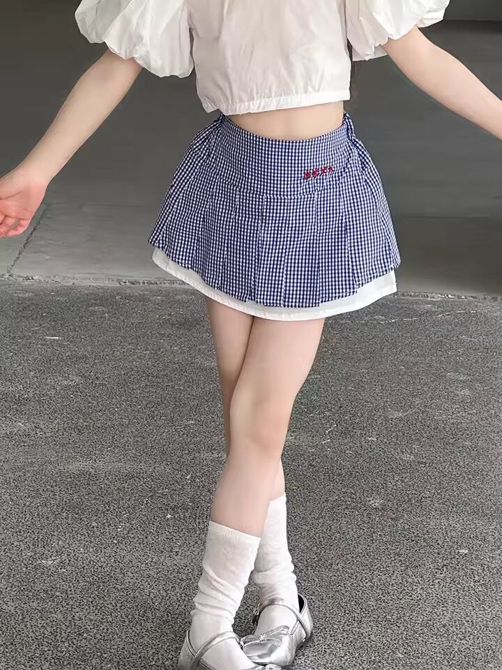 ×××刺繍ブルーチェックスカート