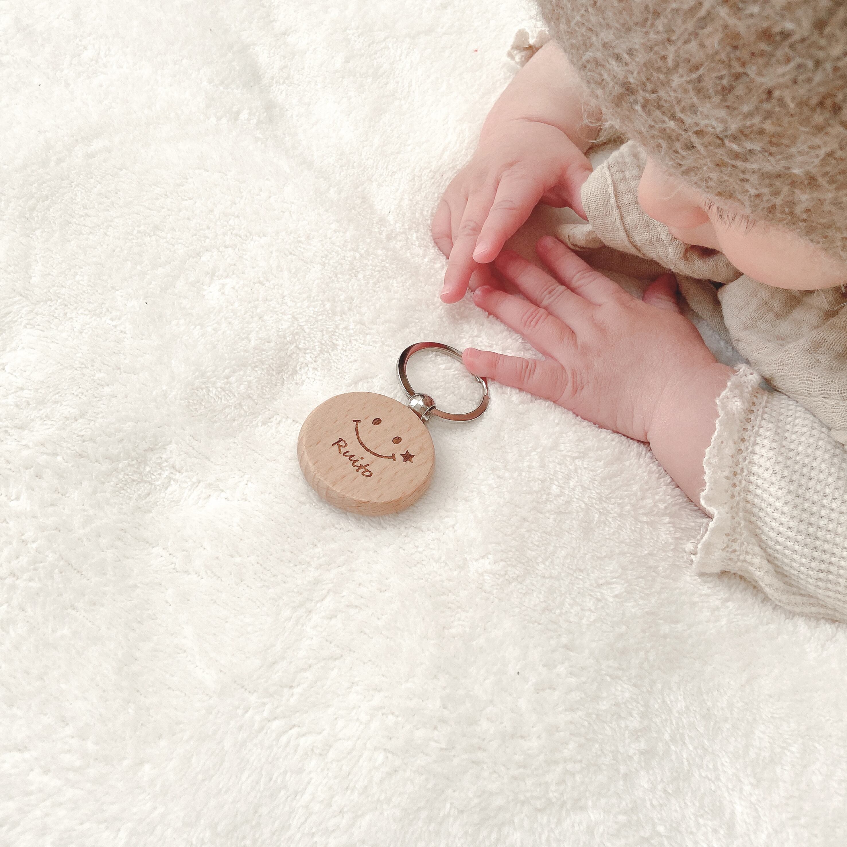 お名前キーホルダー/ ニコちゃん / 命名 メモリアル 名入れ 入園祝い ...
