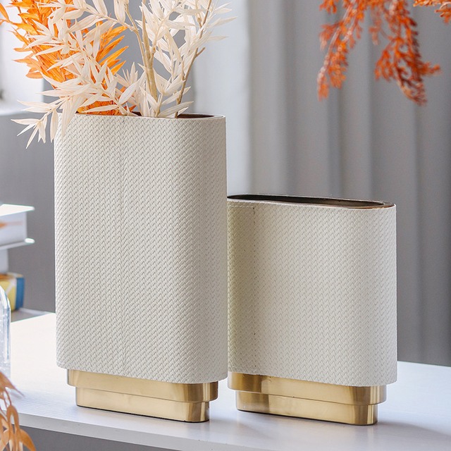 花瓶 スタイリッシュ ラグジュアリー スリム おしゃれ かわいい インテリア 北欧 フラワー ベース 花器 観葉植物 一輪挿し ギフト ゴールド シルバー