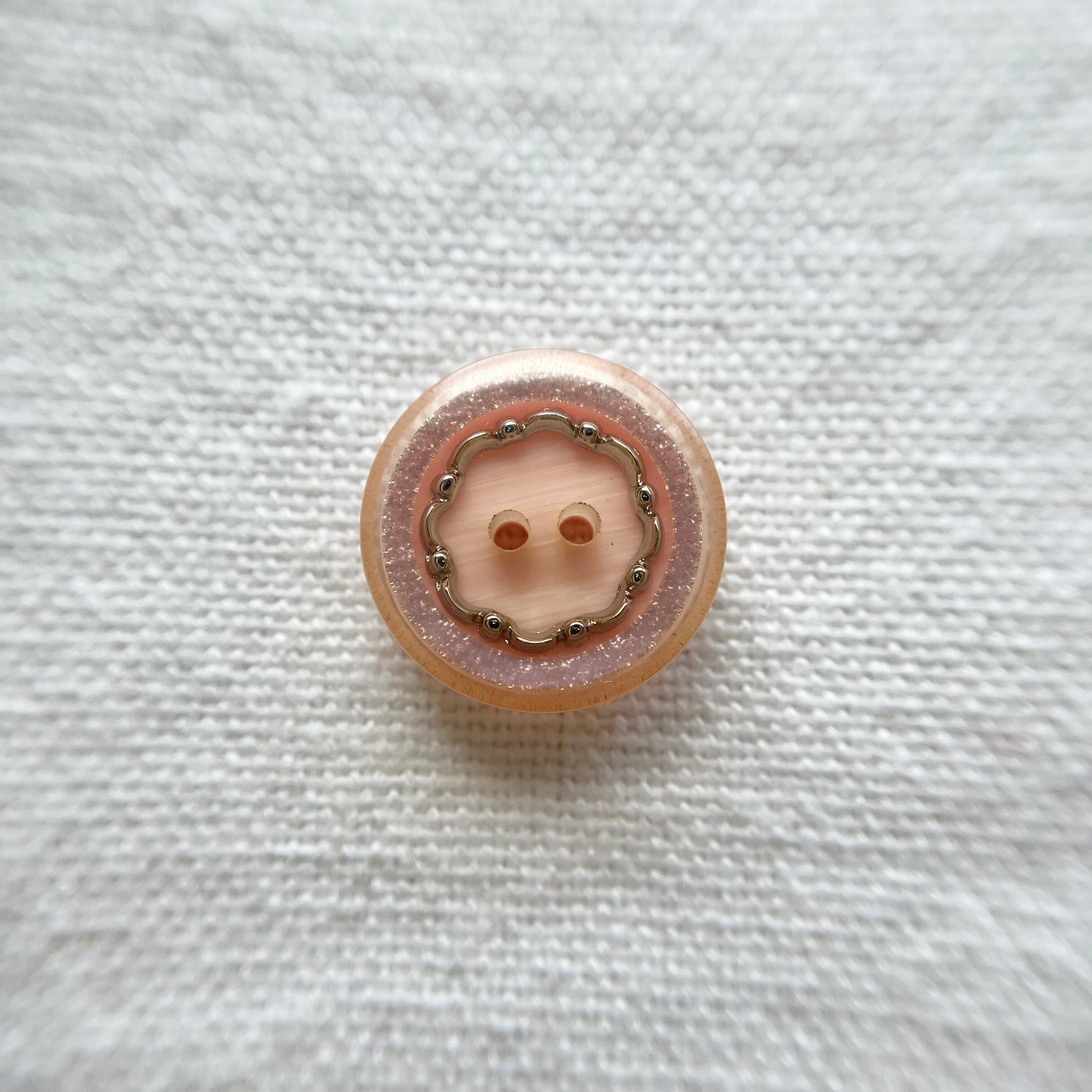 シルバーフラワー×パステルピンク 2穴 15㎜