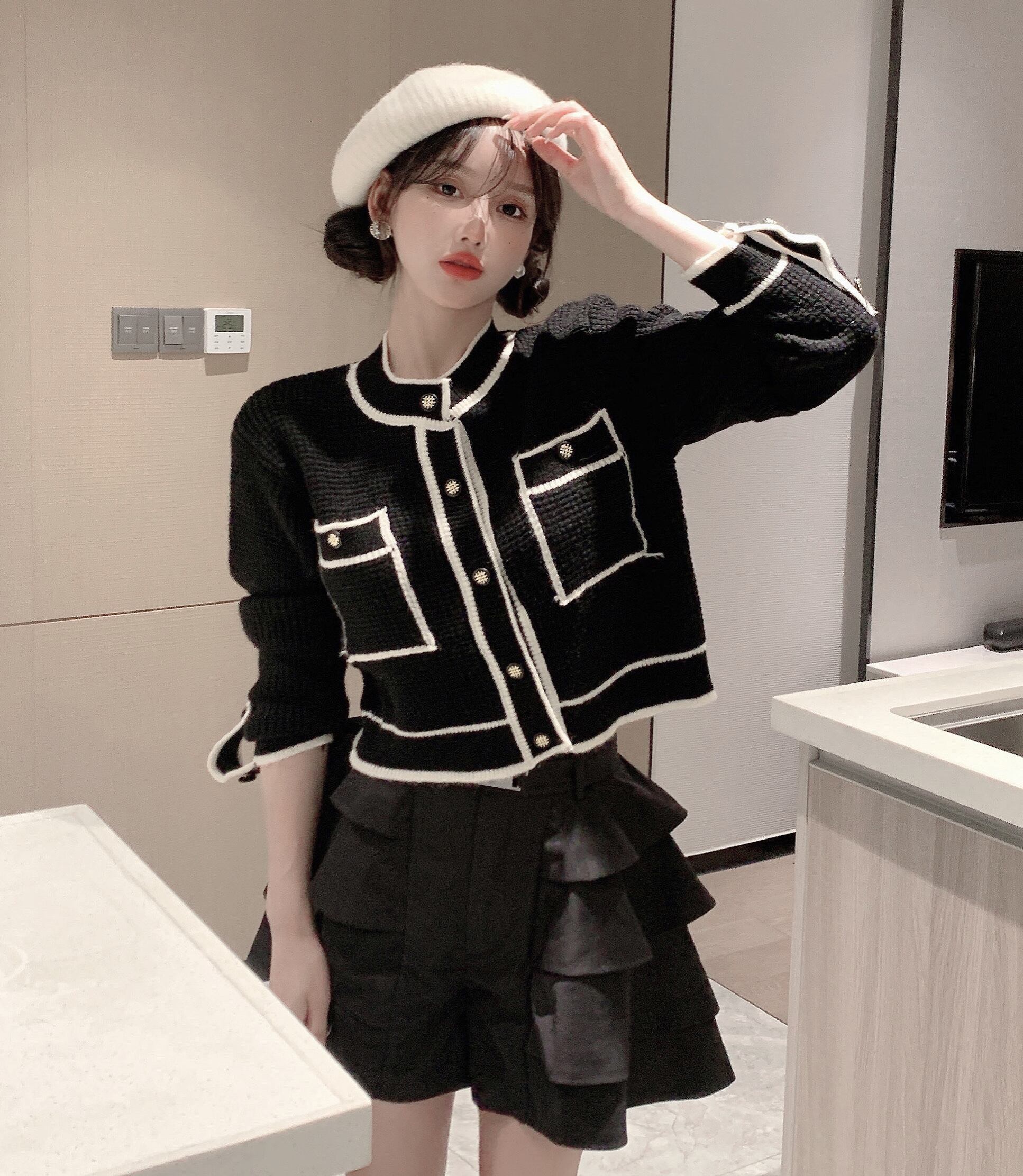 ニット ショートブラックルーズカーディガンジャケット スタンダードセーター トップス レトロ ウィンター 冬物 ブラックストロベリース37418496109