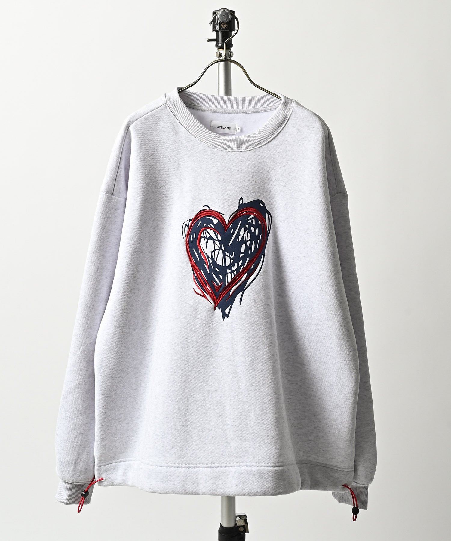 ATELANE Fleece-lined heart embroidered sweatshirt (A/GRY) 25A-24093