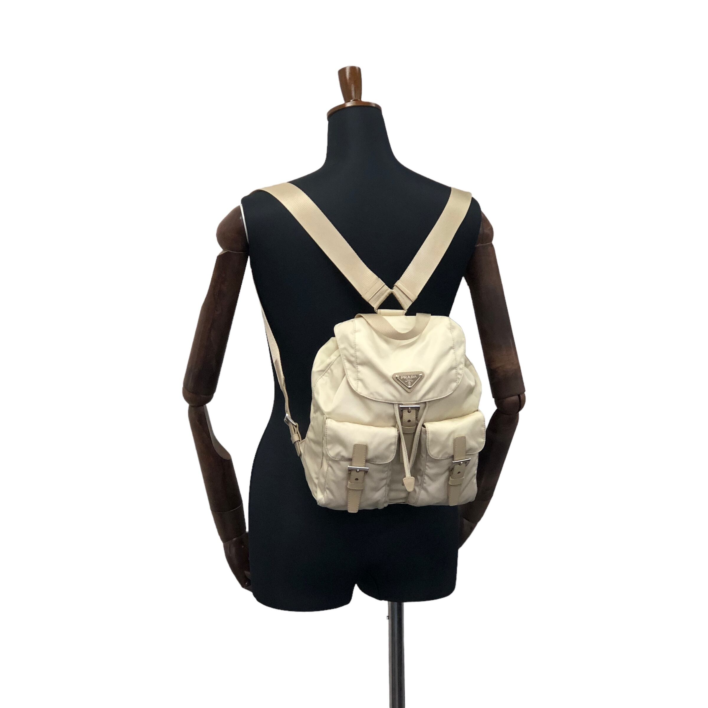 PRADA プラダ リュック バックパック 三角ロゴ ナイロン アイボリー 白系 PRADA プラダ ナイロンリュック アイボリー PRADA プラダ リュック