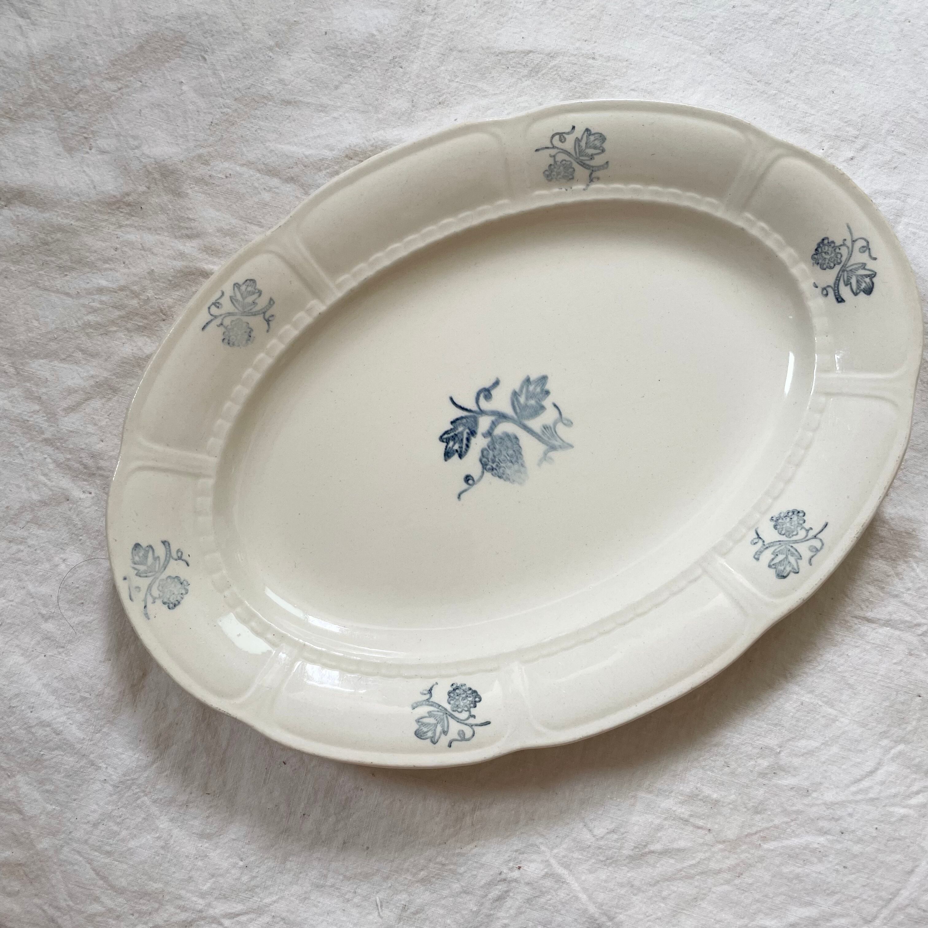 青いベリーのオーバルプレート