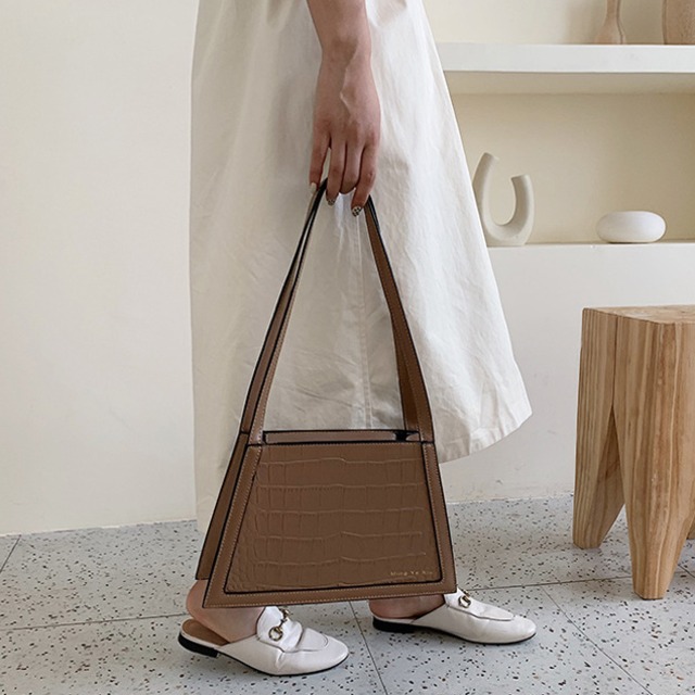 ショルダーバック 台形 大人 クラシック スクエア（大）