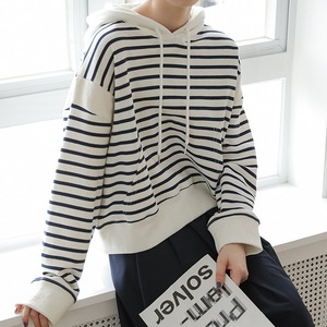 パーカー フーディ レディース フーディ— ミディアム丈 ショート丈 短め 長袖 袖あり 襟なし フード ポケット かわいい 大人可愛い きれいめ シンプル カジュアル おしゃれ こなれ感 ラフ ガーリー ルーズ 主役級 存在感 ベーシック ナチュラル ボーダー 春 秋 冬 ロングシーズン ママ 10代 20代 30代 40代 学生 学校 通学 お出かけ お泊まり 旅行 公園 休日 韓国 オルチャン コーデ 楽ちん 体型カバー 普段使い 着回し 定番 S M L ゆったり ゆる ルーズ ルーズフィット