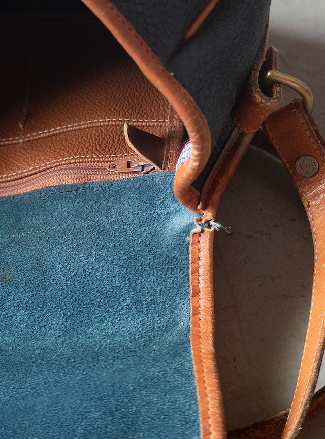 "Dooney & Bourke" 1980s All weather leather bag