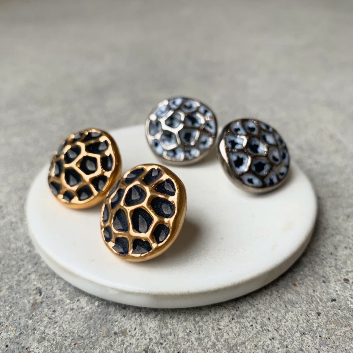 ホール ピアス・イヤリング | 七窯社 (nanayosha)