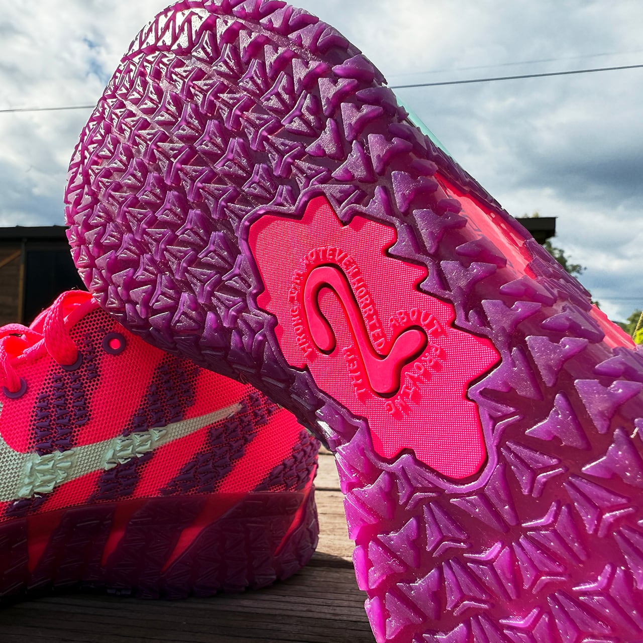 NIKE(ナイキ) ザモラント Ja 3 EP ハイパーピンク 275mm NIKE(ナイキ) ザモラント Ja 3 EP ハイパーピンク 275mm