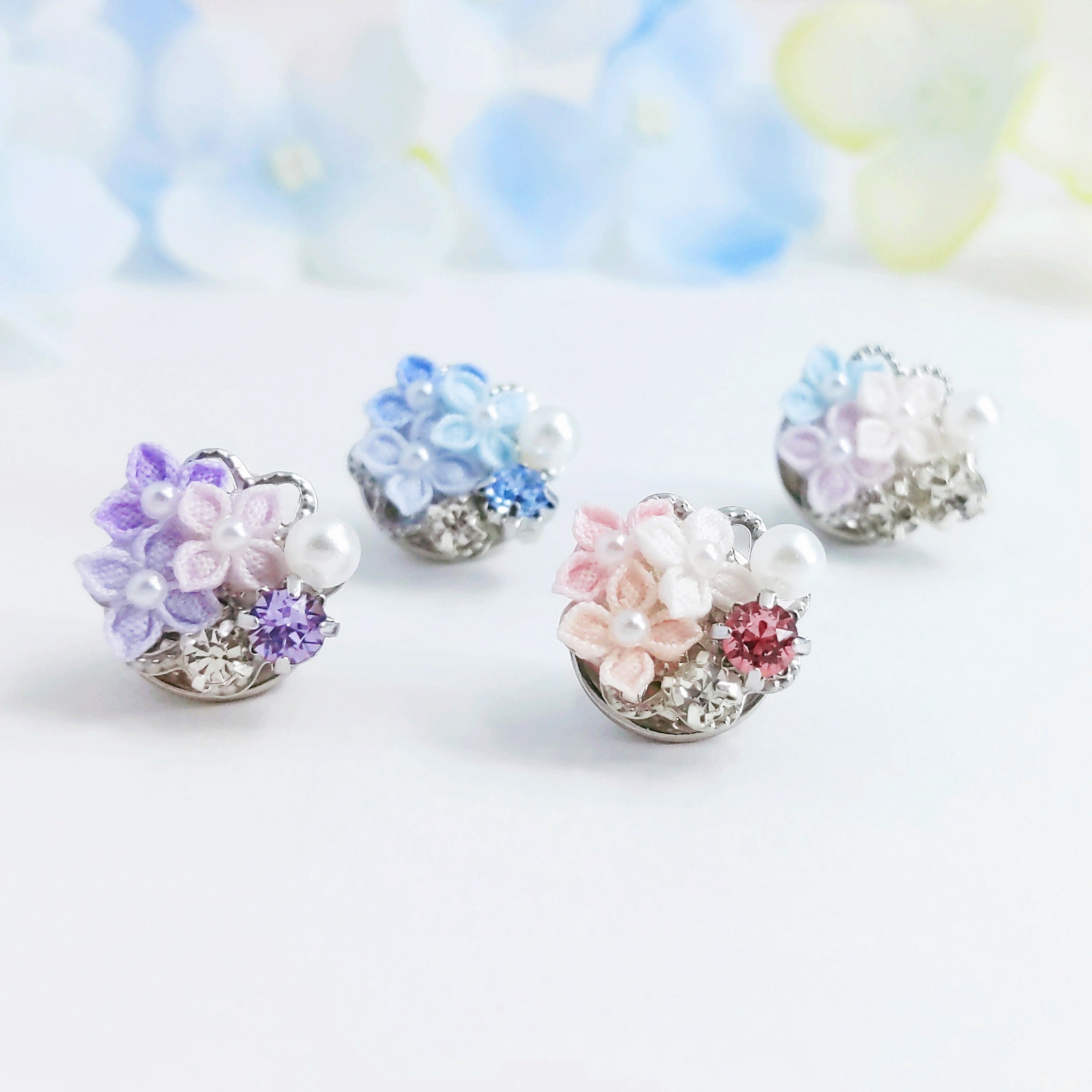 気品あるダイヤのタックブローチ 気品あるダイヤのタックブローチ