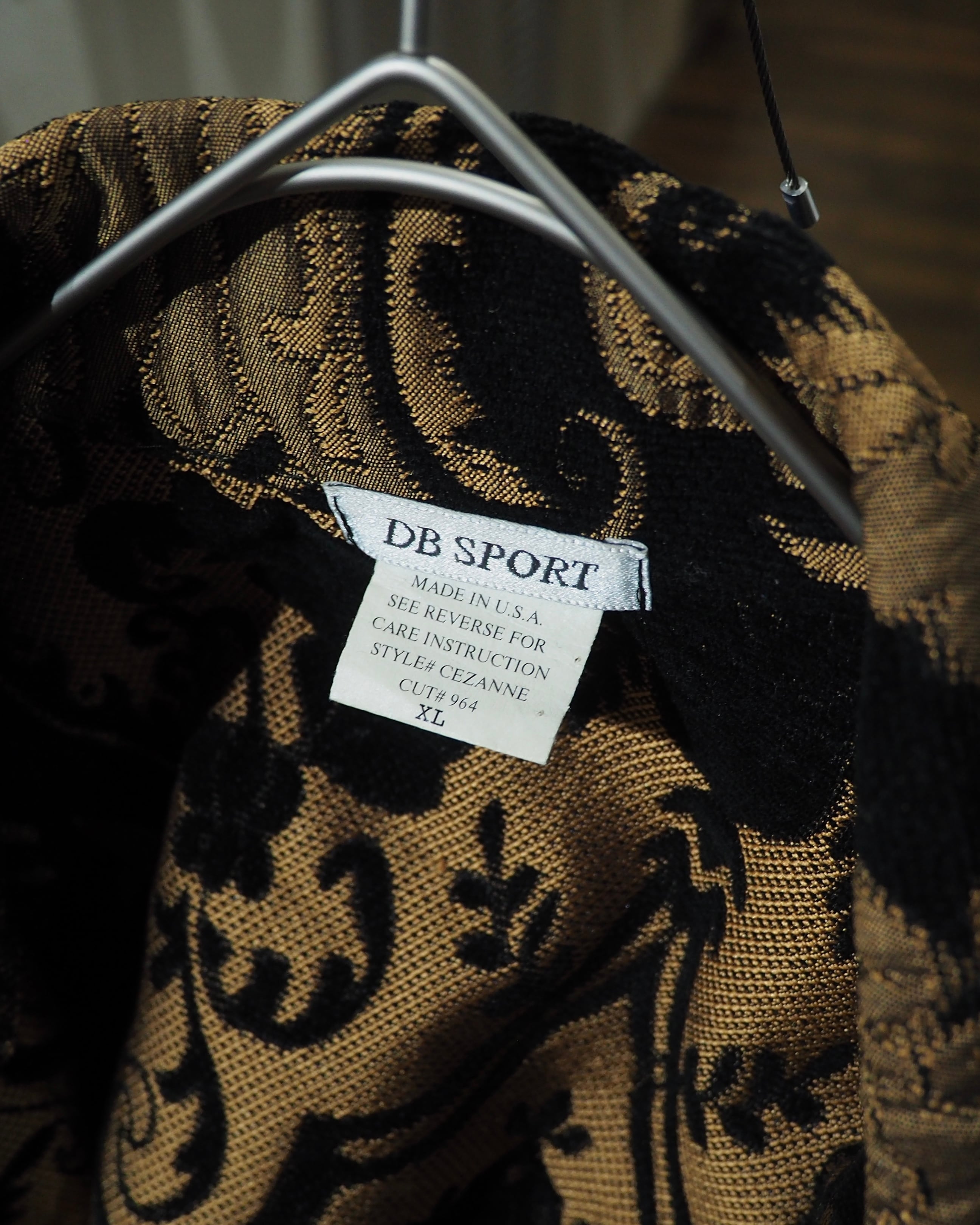 " Made in USA " Beautiful Luxury Baroque Pattern Vintage Gobelin Jacket