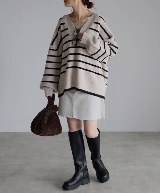 ディープVネックボーダーニット
