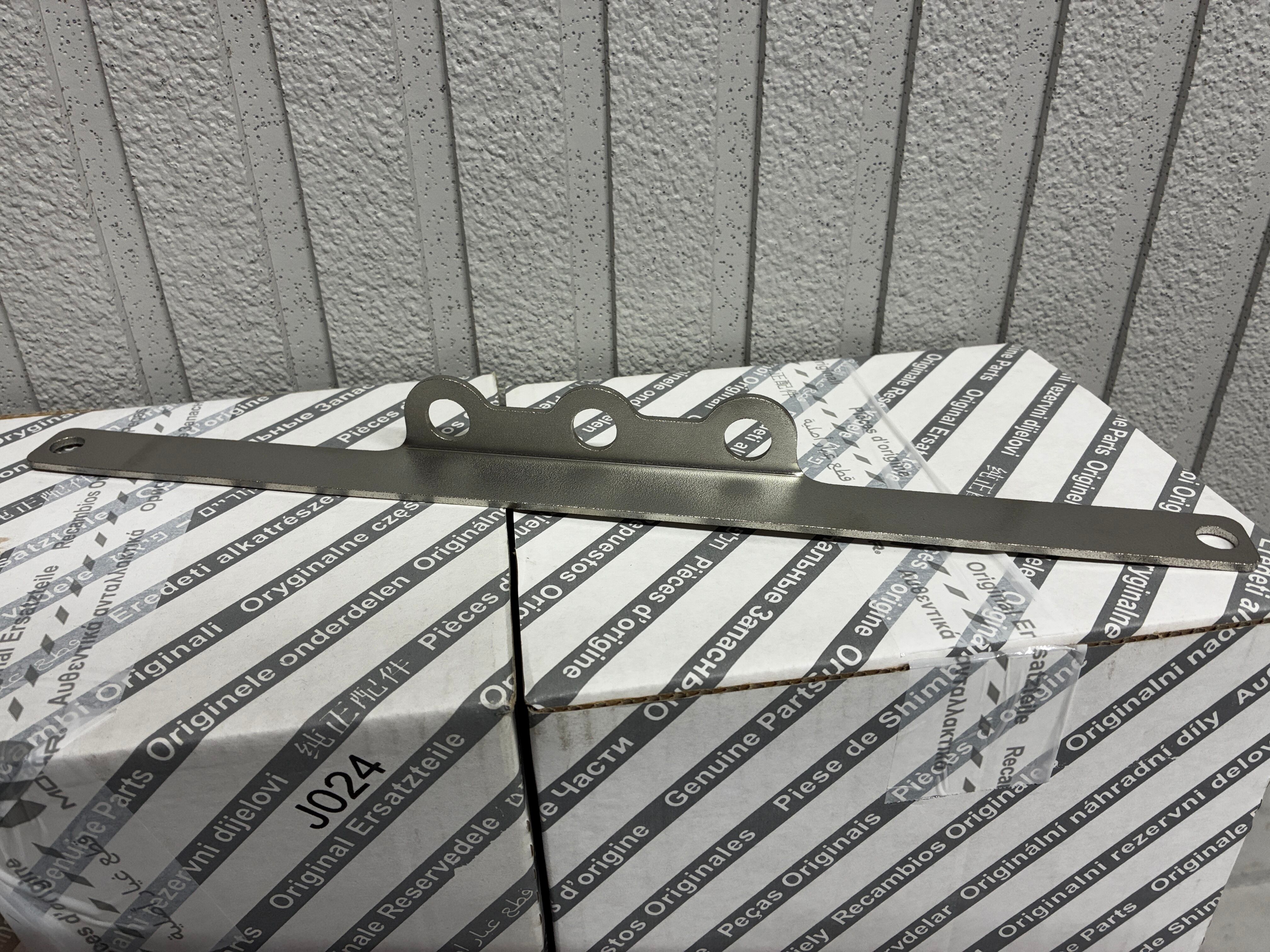 アルファロメオ4C用 Tillett ウルトラローマウントキット Tillett