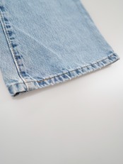517  Levi's denim pants