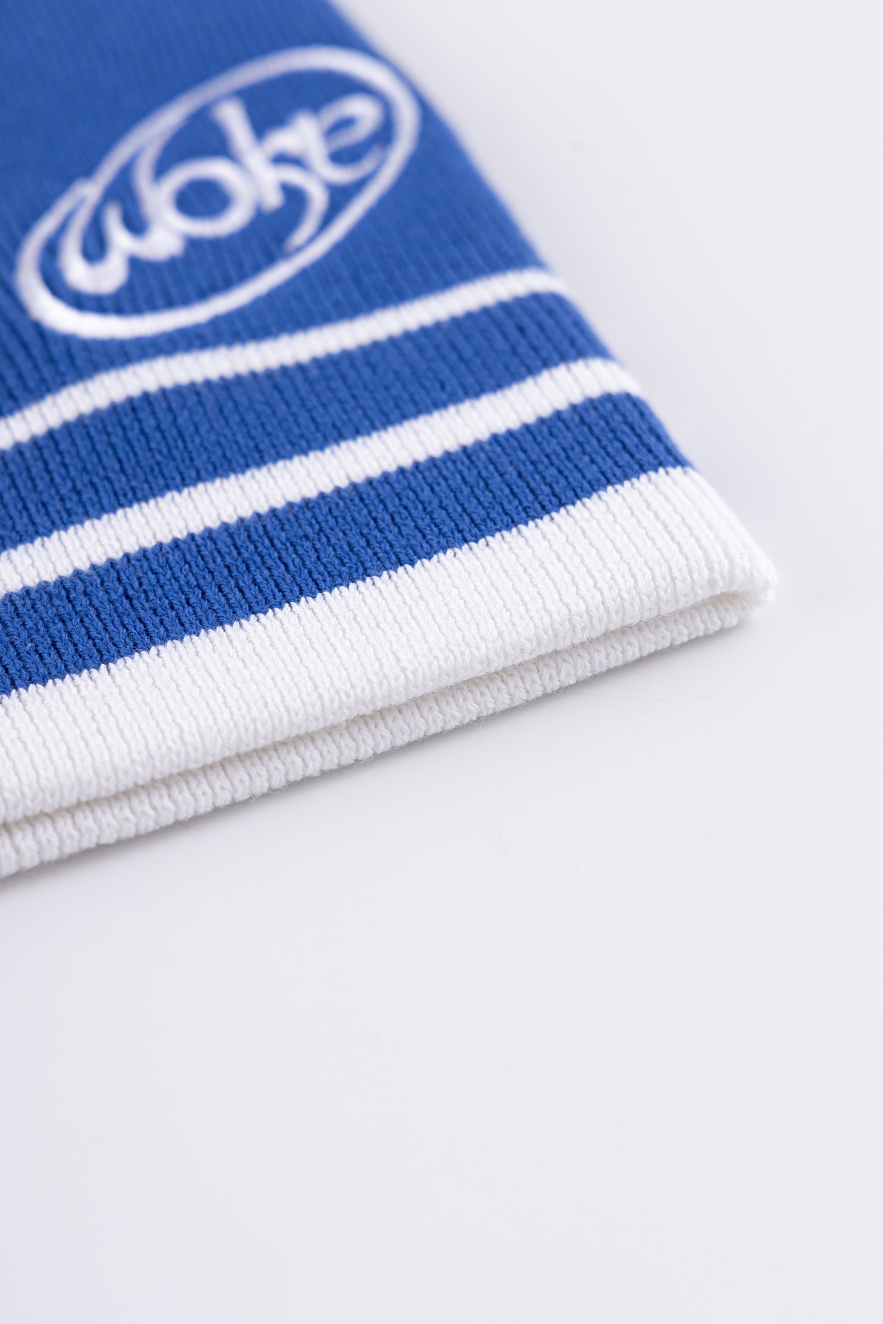 WOKE EDGE  / Wave Logo Boader Beanie
