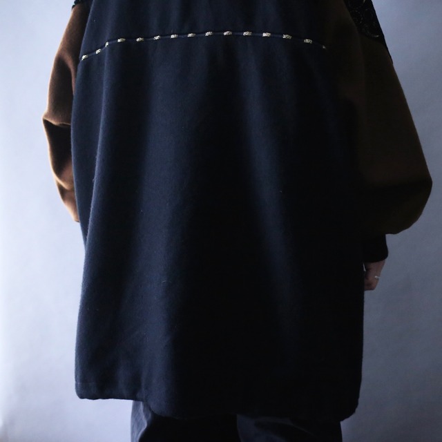 "刺繍" shoulder and switching design high-neck zip-up dolman sleeve wool coat