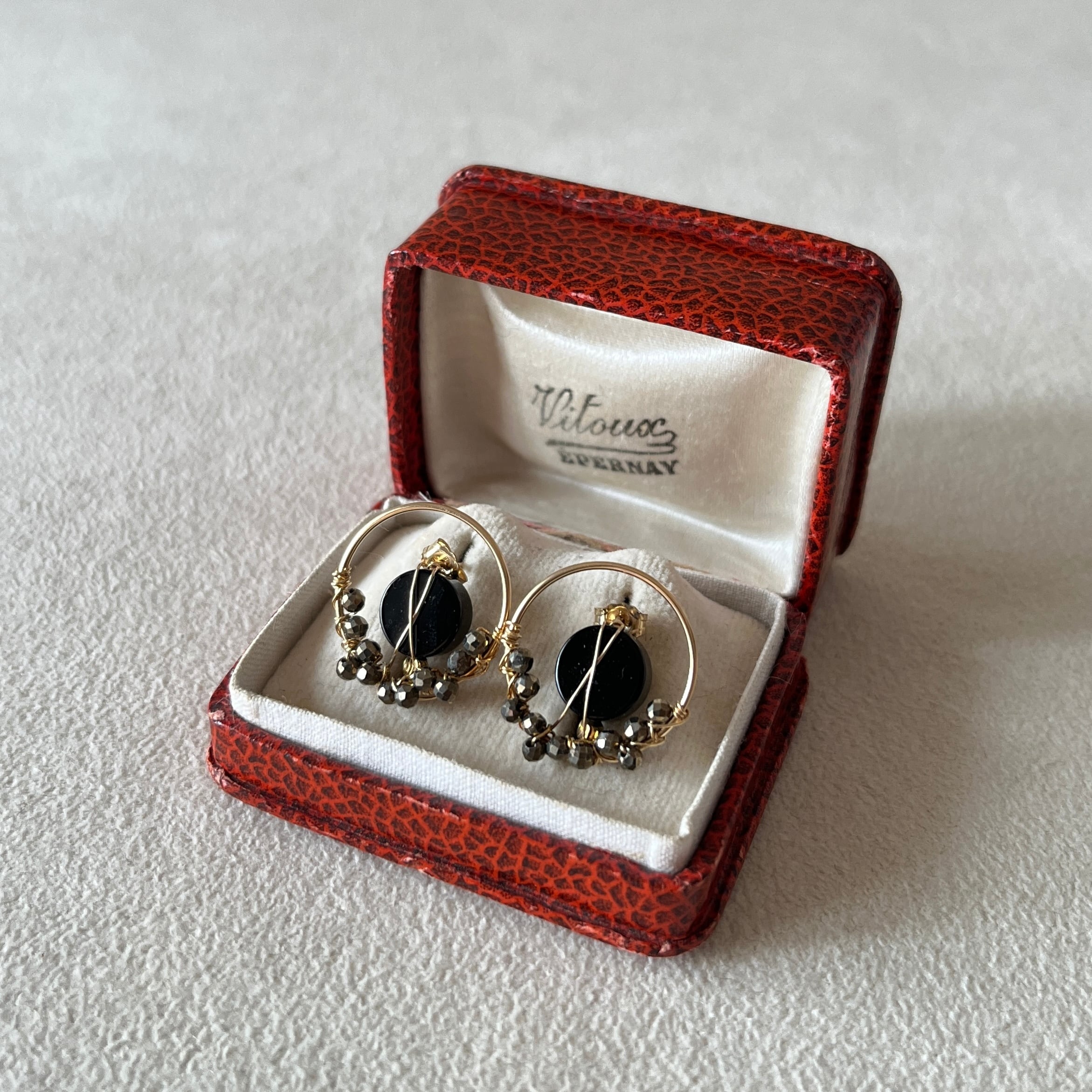 オニキスのサークルピアス