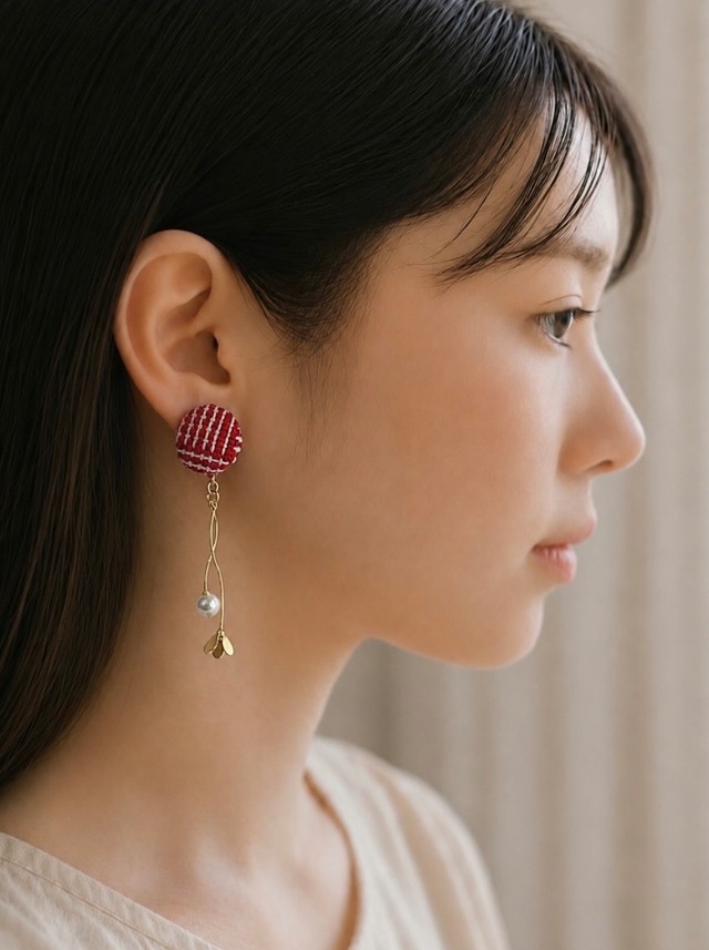 あじろ織アシンメトリーくるみピアス